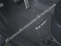 2011_hyundai_tucson_carpeted_floormats.jpg